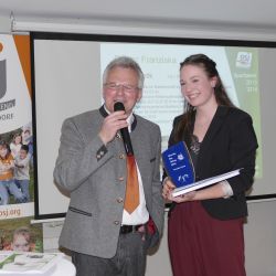 Franziska Reiner mit BLSV-Kreisvorsitzenden Otto Baumann